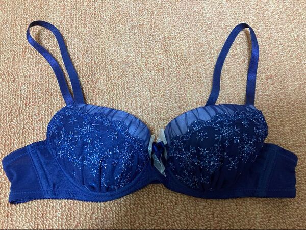 ブラジャー B70