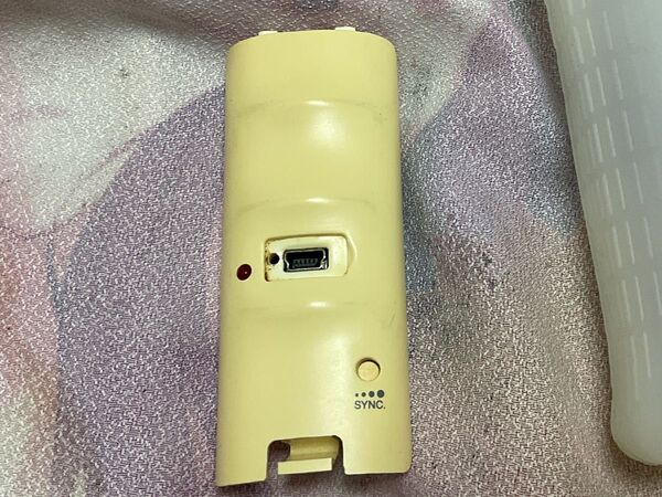 Wii リモコン 充電付きカバー