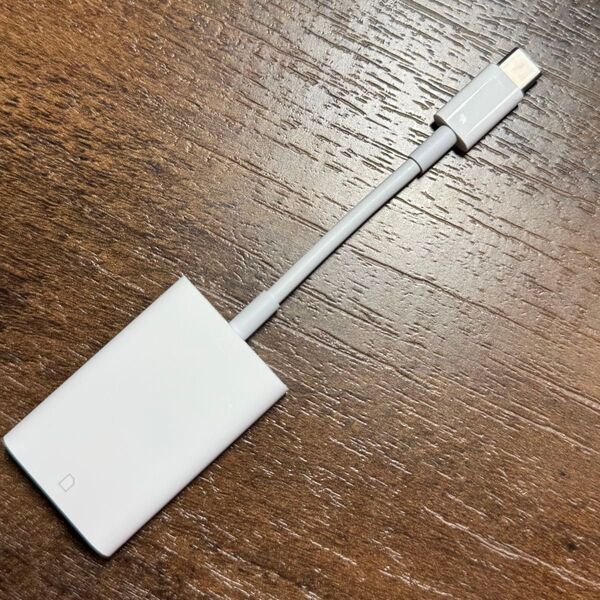 Apple USB-C SDカードリーダー A2082 純正品