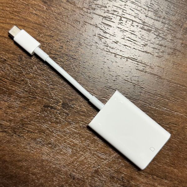 Apple USB-C SDカードリーダー A2082 純正品