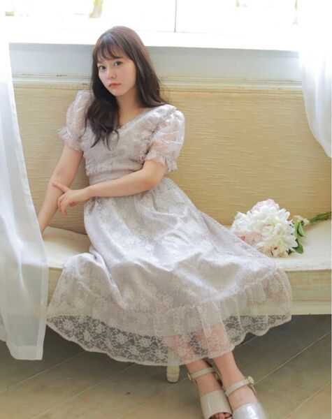 【新品タグ付き】 evelyn ウエストリボンレースワンピース