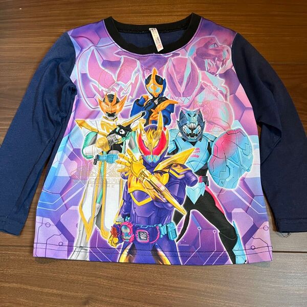 仮面ライダーリバイス 長袖Tシャツ