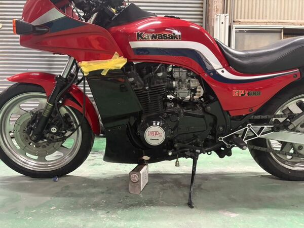 Kawasaki GPZ1100 空冷 フルカウル