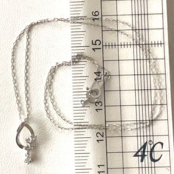k10WG 4°C スゥィング ネックレス