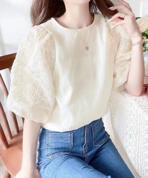 シャツ ブラウス レディース オンオフ問わず万能に着回し。シアー花柄刺繍ボリュームスリーブブラウス