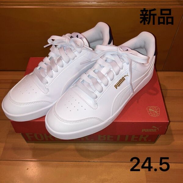 PUMA☆スニーカー 24.5 小さめ ホワイト