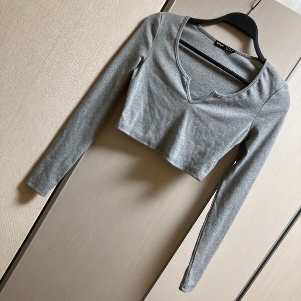 SHEIN シーイン クロップド丈キーネックグレー 長袖 カットソー XS