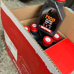 MOTUL モチュール エンジンオイル 7100 1L×2本10w-40 SR400に 2本セットエステル 新品 未開封 正規品
