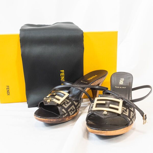 ☆未使用級☆ FENDI フェンディ サンダル ヒール ズッカ柄 ゴールド金具 ストラップ 24.5cm 箱付き