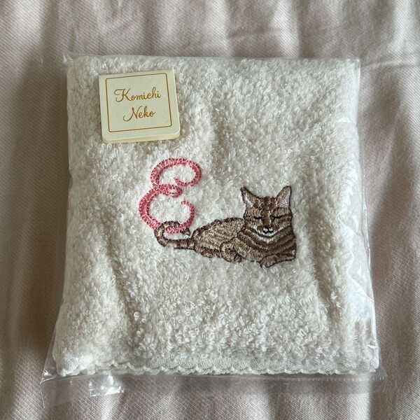 イニシャルE 今治タオル ハンカチ イニシャル 刺繍 猫 タオル生地 25×25cm 綿100% 退職 挨拶 プチギフト
