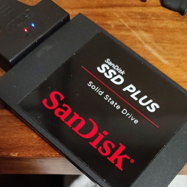 メジャーなメーカーで安く使用が少ないモノをお探しなら!SanDisk SSD PLUS 240GB
