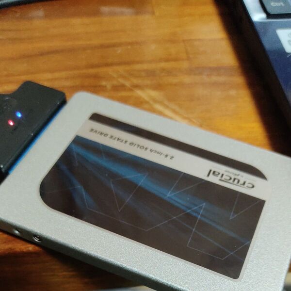 Crucial SSD MX500 使用時間1000時間未満!状態良好