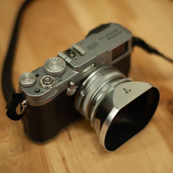 富士フイルムX100シリーズに似合うフード フォクトレンダー Voigtlander レンズフード