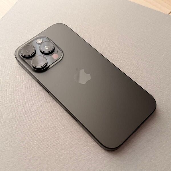iPhone 16 Pro 256GB ブラックチタニウム SIMフリー