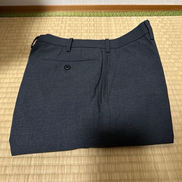 新品未使用 UNIQLO 感動パンツ ダークグレー 76×85