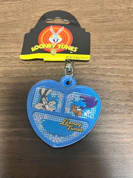 ルーニーテューンズ キーホルダー ワイリーコヨーテ ロードランナー ハート