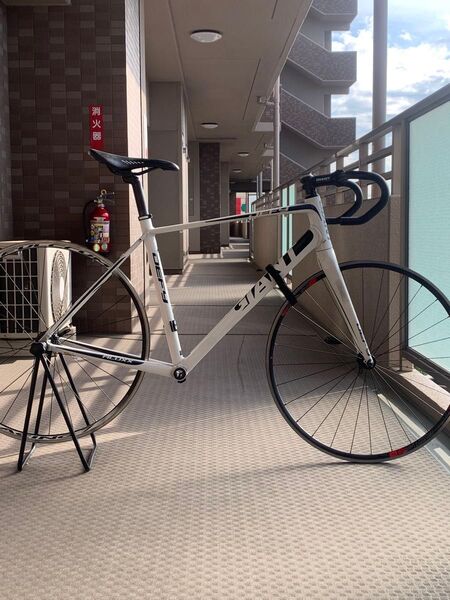 GIANT DEFY3 2013年モデル Mサイズ ステム ハンドル サドル付き