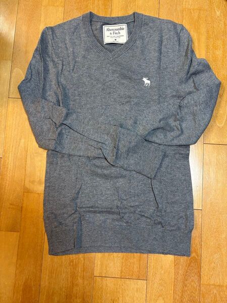 Abercrombie & Fitch Vネックニット グレー M