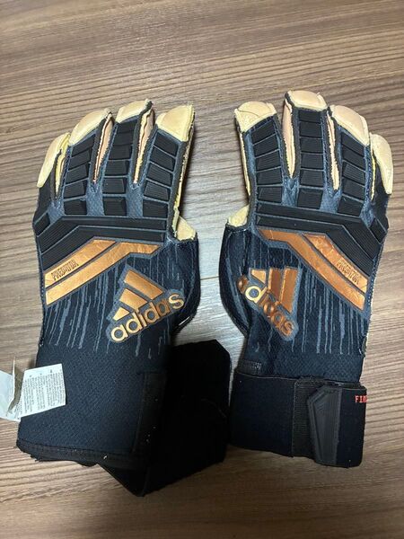adidas キーパーグローブ 8号