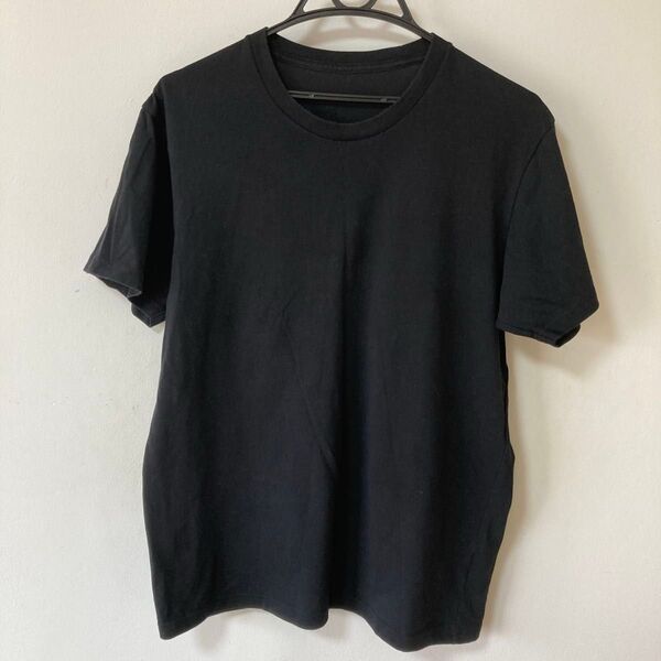 ユニクロ Tシャツ 黒