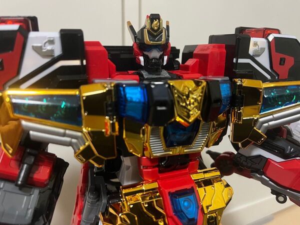 韓国トイ メタルカードボット フレイムノヴァ 合体ロボ トランスフォーマー