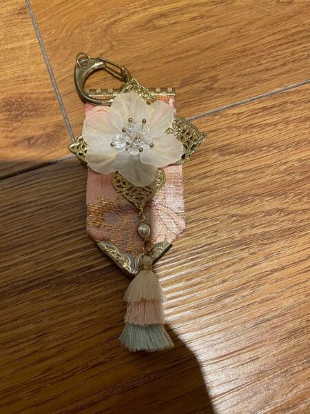 韓国 手作り バッグチェーン キーホルダー チャーム アクセサリー 刺繍チャーム