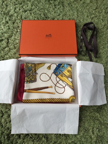 HERMES エルメス スカーフ マルチカラー 未使用に近い