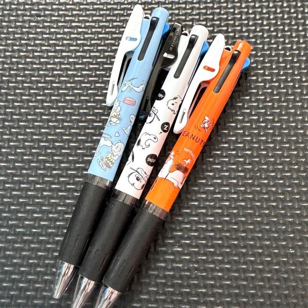 スヌーピージェットストリーム3色ボールペン 黒赤青 0.5mm