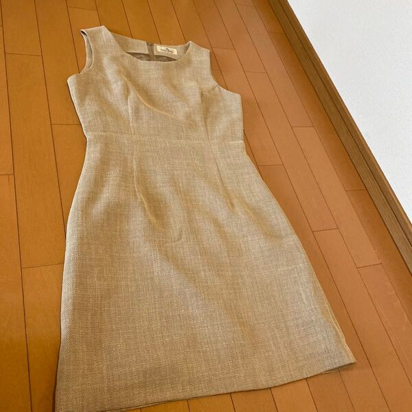 NATURAL BEAUTY BASIC ワンピース ベージュ Mサイズ