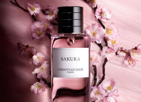 クリスチャン ディオール 香水 SAKURA サクラ