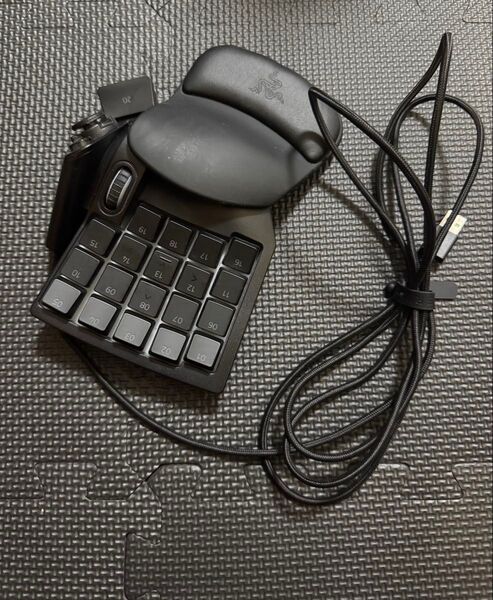 Razer Tartarus V2 ゲーミングキーパッド