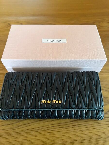 ミュウミュウ MIUMIU マテラッセ 長財布