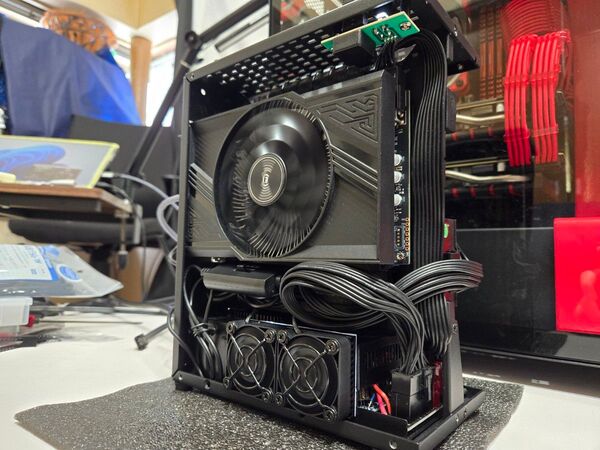 超小型オープンフレームPC RYZEN5 5600X RTX4060 メモリ32GB 500GB+1TBSSD搭載 静音化改修済み