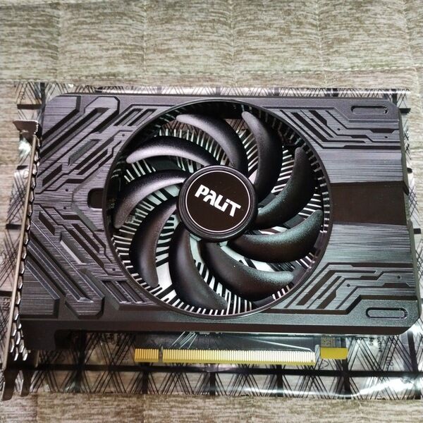 PALIT RTX 4060 STORMX 8GB GDDR6 使用期間少