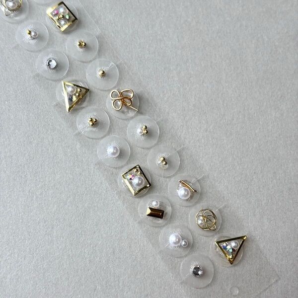 耳つぼジュエリー 耳つぼアクセサリー 金粒 20粒 ゴールド キラキラ 金属アレルギー対応 ステンレス ダイエット