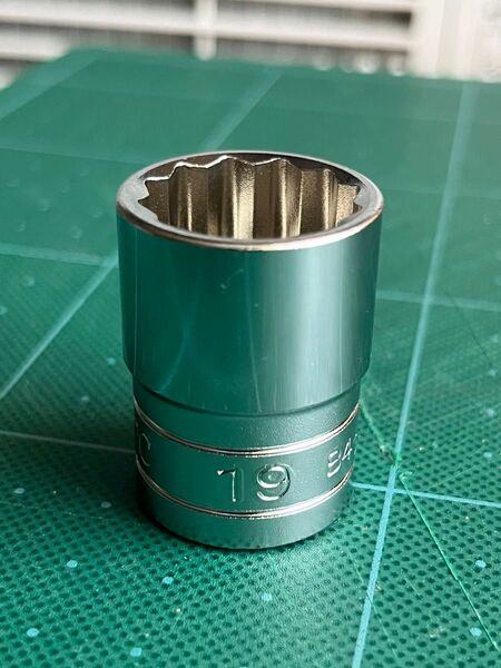 KTC 京都機械工具 ソケット12角 19mm 差込角12.7mm B4-19W