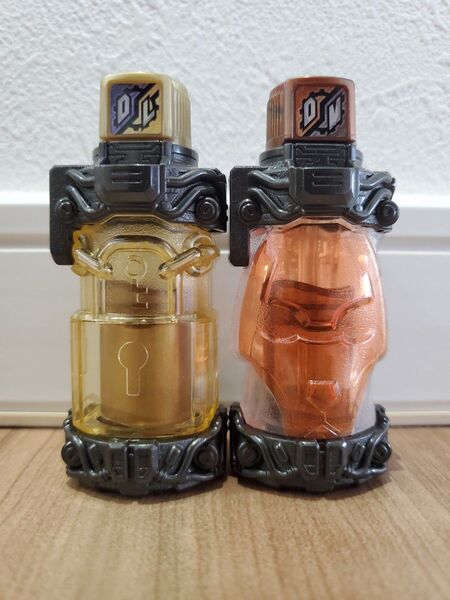 DXロックフルボトル&DXドッグフルボトル/仮面ライダービルド/フルボトル
