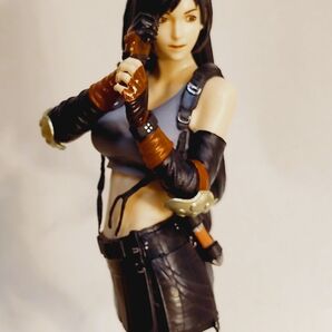 戦うミニスカねーさんフィギュア 高さ約23cm ティファ
