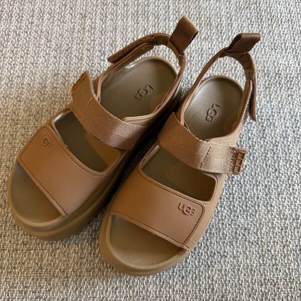 UGG アグ THE GOLDEN GLOW サンダル