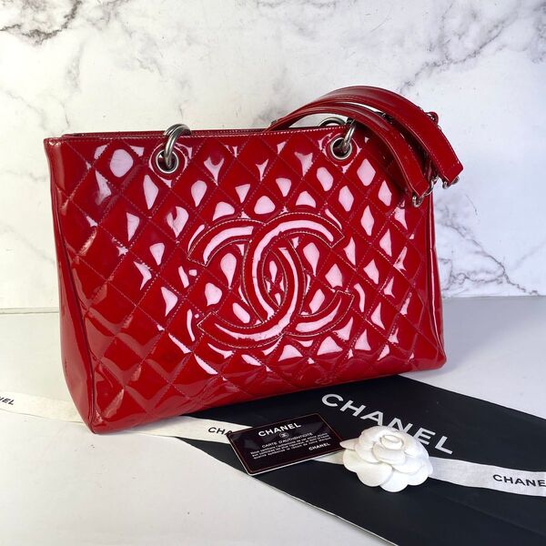 CHANEL シャネル ココマーク GST エナメル/パテントレザー トートバッグ レッド A-7547