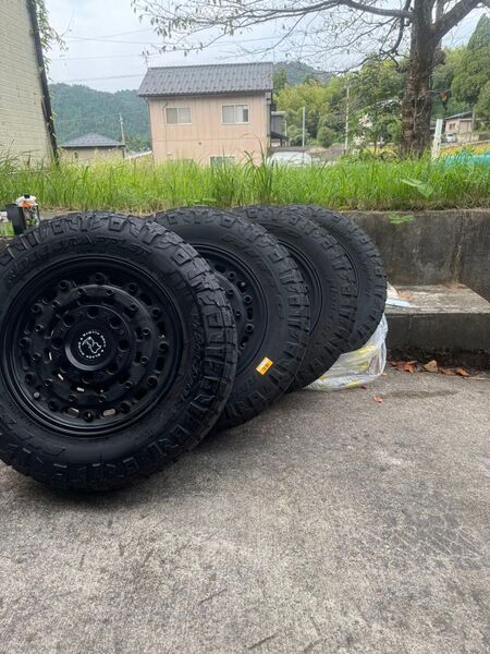 デリカ D5 ブラックライノ アーセナル 17インチ ニットー リッジグラップラー 245/70R17