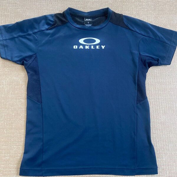 オークリーTシャツ