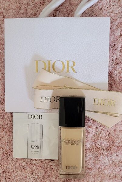 Dior ディオールスキン フォーエヴァー フルイドグロウ リキッドファンデーション