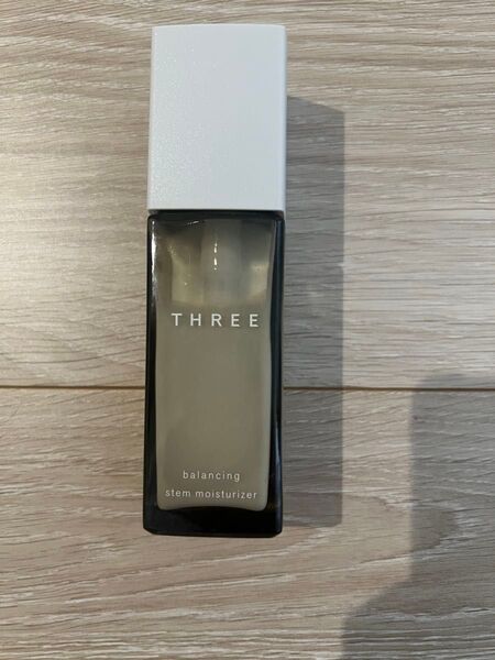 THREE バランシングステムモイスチャライザー