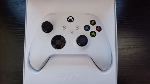 XBOX コントローラー ホワイト