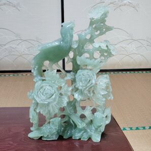 翡翠の置物 鳥と花 彫刻