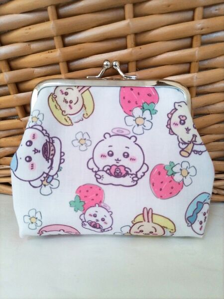 ☆ハンドメイドがま口ポーチ ちいかわ いちご☆