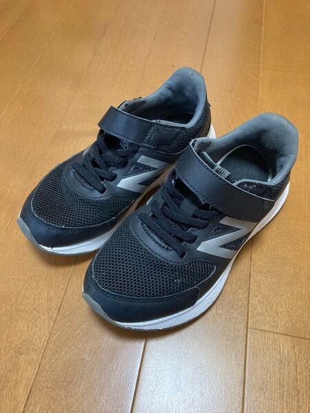 New Balance キッズスニーカー 19.5cm ブラック マジックテープ