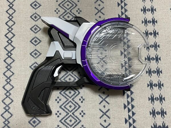【不具合品】仮面ライダーギーツ PREMIUM DX メモリアルレーザーレイズライザー 返品不可