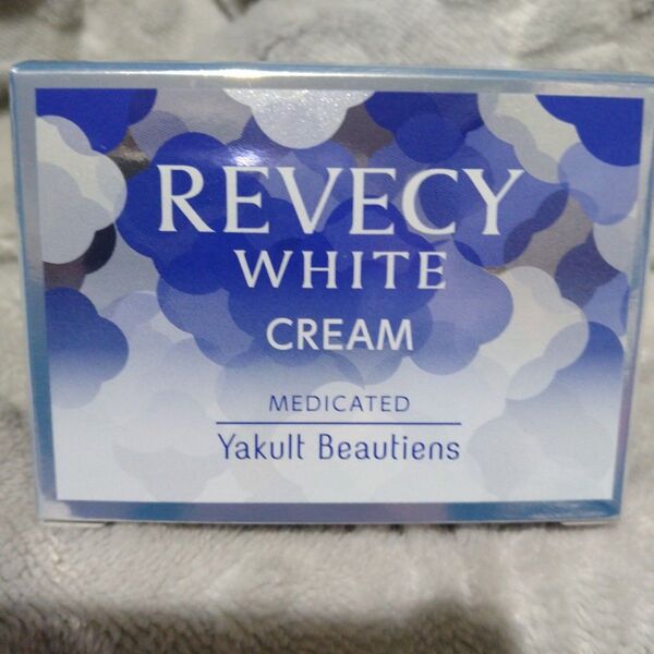 REVEVY WHITE CREAM 薬用美白保湿クリーム Yakult◎ヤクルトリベシィホワイトクリーム40g◎還元セール